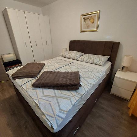 Mihaela Apartment มลินี ภายนอก รูปภาพ