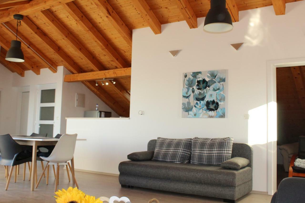 Mihaela Apartment มลินี ภายนอก รูปภาพ