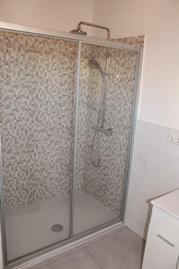 Mihaela Apartment มลินี ภายนอก รูปภาพ